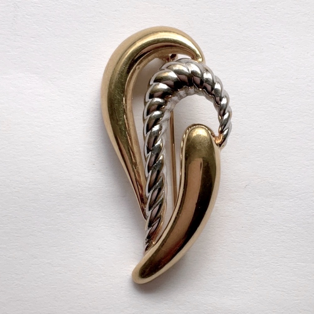 ⬛️Authentic Vintage Burberry Of London 2 Tone Gold & Silver Textured Brooch Pin